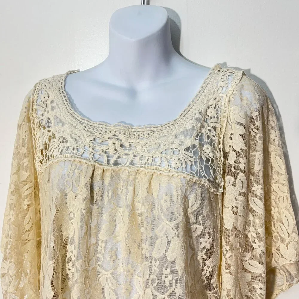 Elegant‎ Beige Lace Boho Top Womens Large With Crocheted Neckline By Lavish